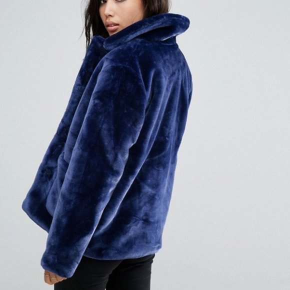 Velvet Jacket - Picture 2 of 3